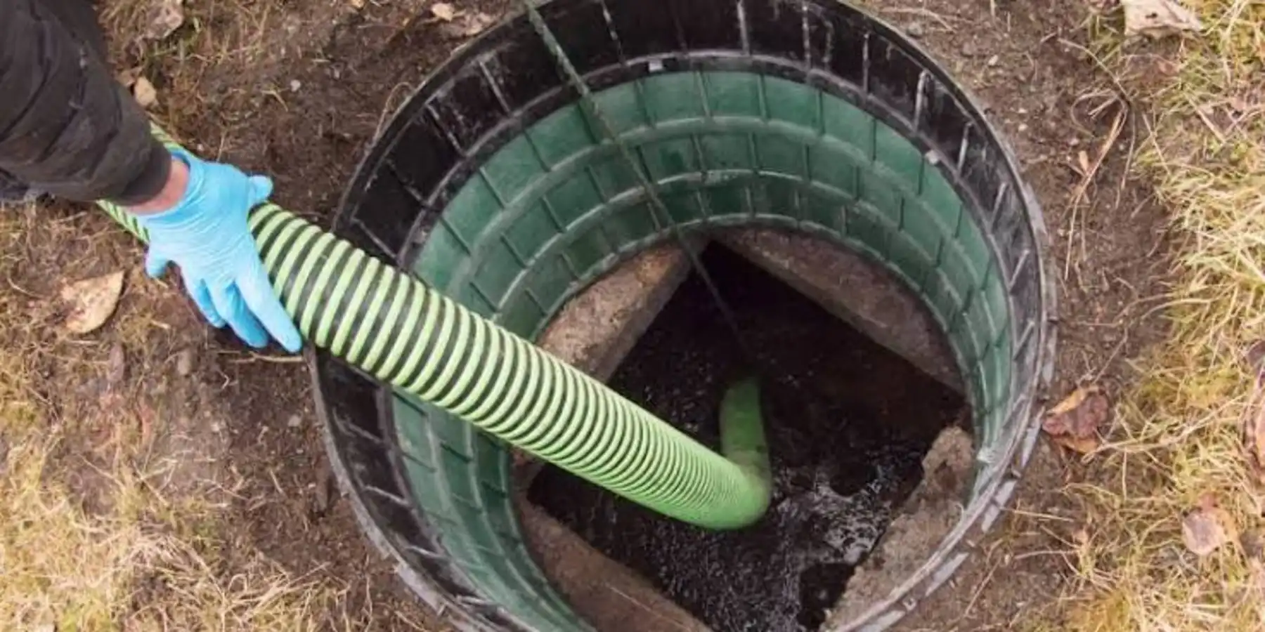 Septic riser access lid for a Wisconsin septic system